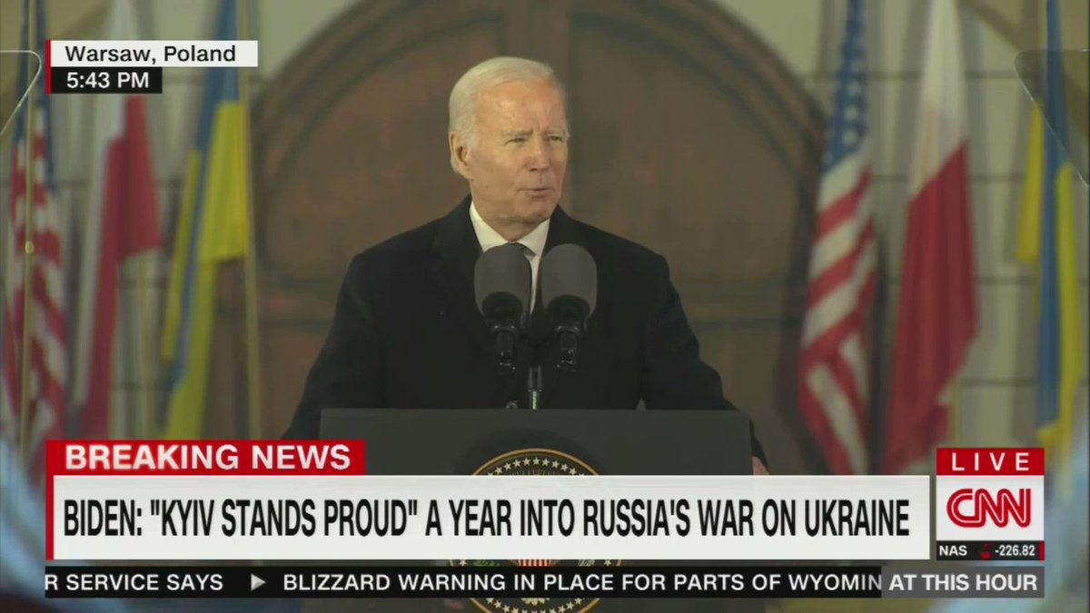 Biden: „Als Präsident Putin befahl, seine Panzer in die Ukraine zu rollen, dachte er, wir würden umkippen. Er hat sich geirrt. Das ukrainische Volk ist zu mutig. Wir waren zu einig. Die Demokratie war zu stark